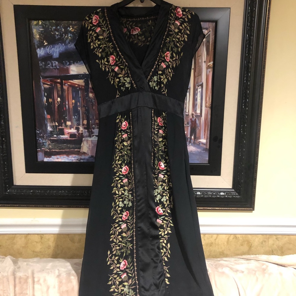 Beautiful long black in bordered followers
